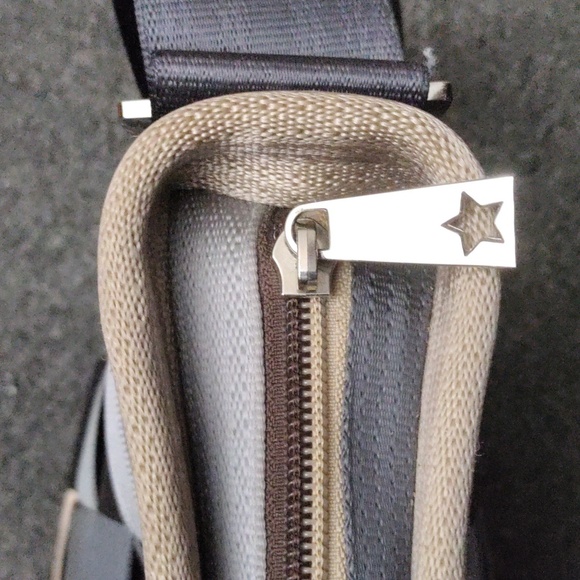 Harveys Safety Belt Crossbody Bag - Picture 5 of 11